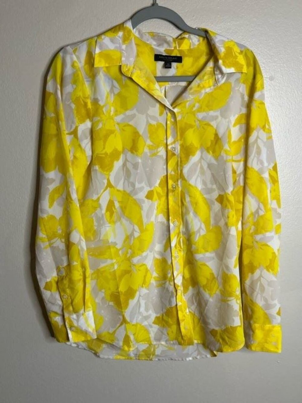 Banana Republic Shirt Womens M Dillon BUtton Up Yellow Florals Career Vibrant